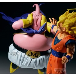 La figurine de Goku Super Saiyan 3 est vendue séparément